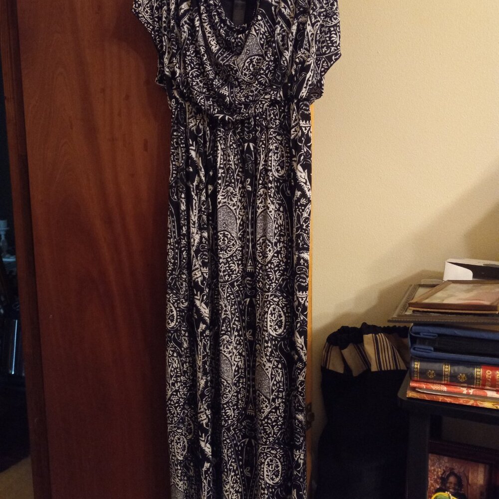 Dress - Picture 2 of 3